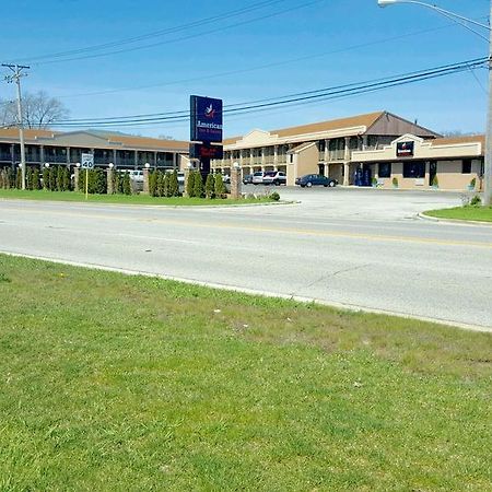 American Inn And Suites 컨츄리사이드 외부 사진