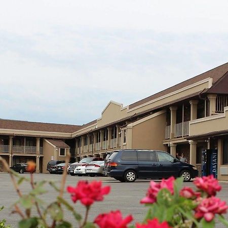 American Inn And Suites 컨츄리사이드 외부 사진