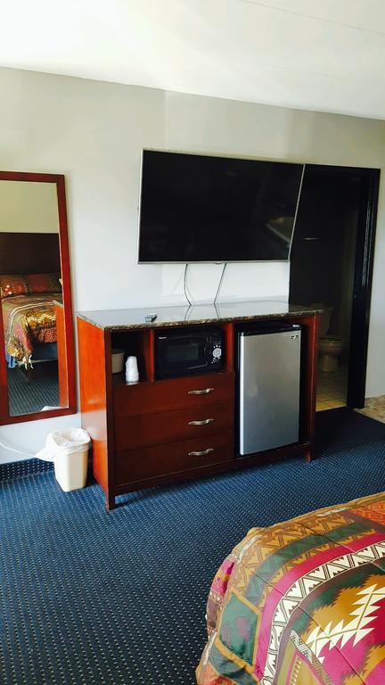 American Inn And Suites 컨츄리사이드 외부 사진