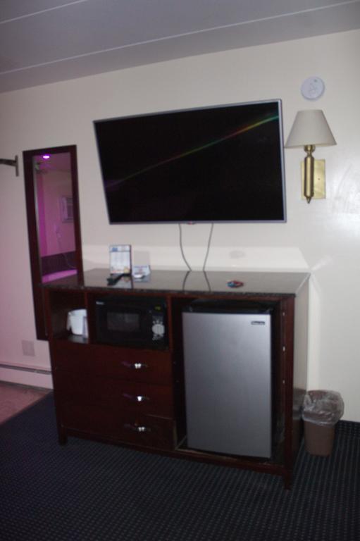 American Inn And Suites 컨츄리사이드 외부 사진