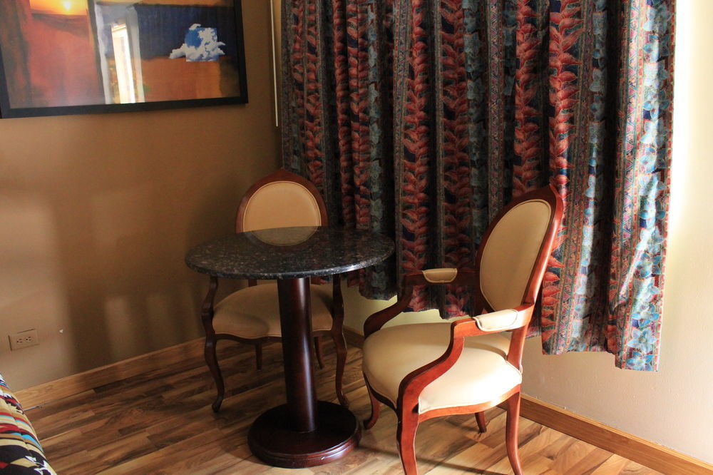 American Inn And Suites 컨츄리사이드 외부 사진