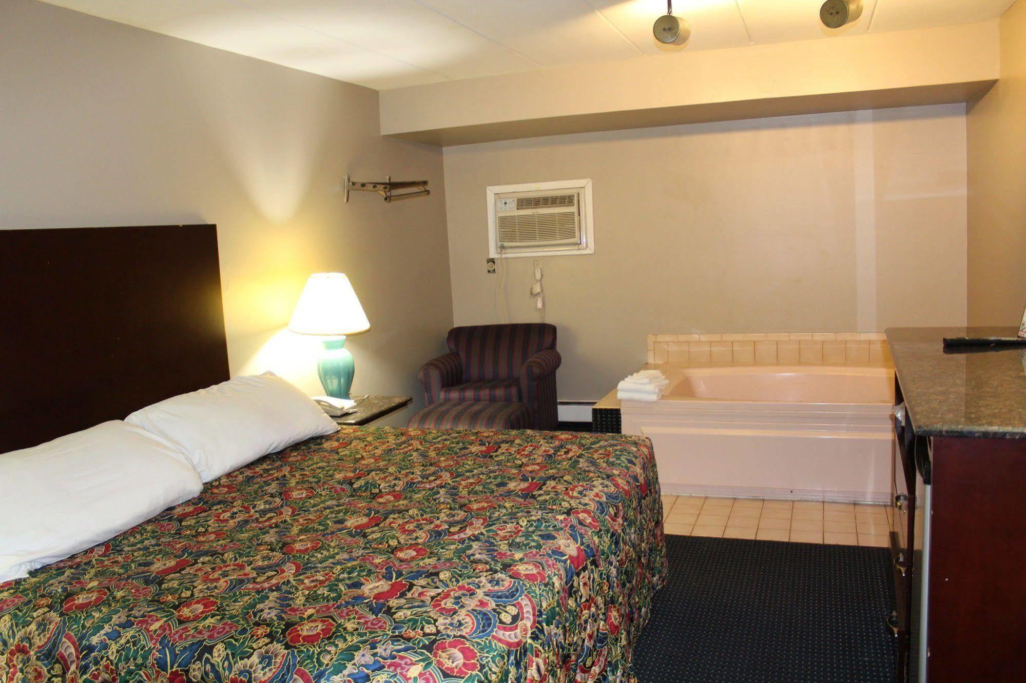 American Inn And Suites 컨츄리사이드 외부 사진